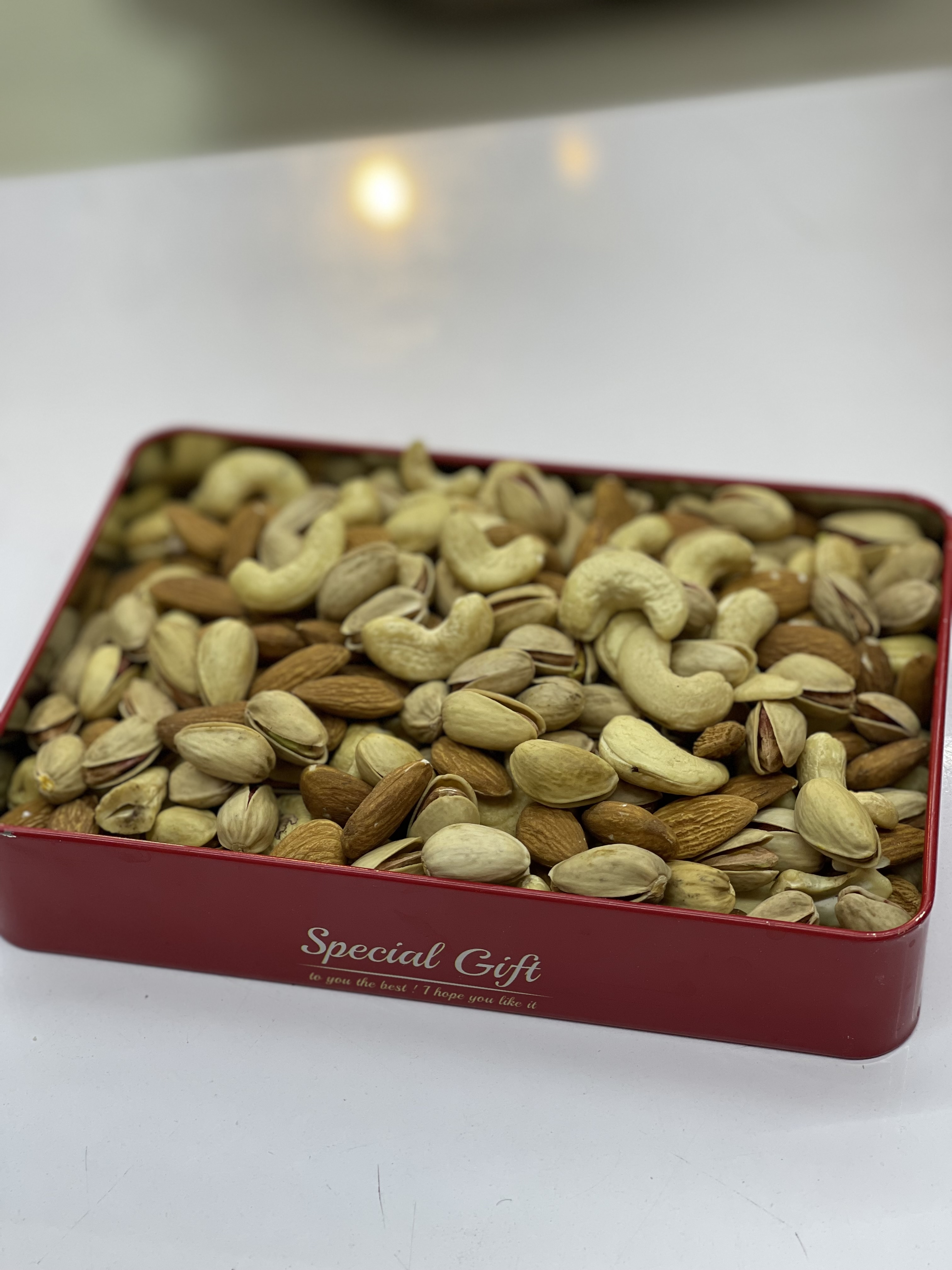 آجیل لب ماتیکی